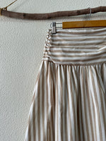 Load image in the gallery viewer,Conjunto de top e saia recortada ONDINE
