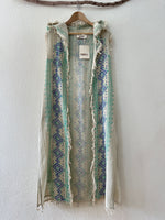 Carregar imagem no visualizador da galeria, Colete em algodão rústico c/ capuz SATI
