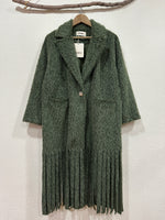 Load image in the gallery viewer,Sobretudo efeito pelúcia c/ franjas MOHAWK
