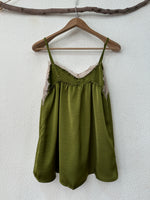 Carregar imagem no visualizador da galeria, Top acetinado c/ renda JENNIFER
