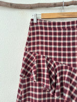 Carregar imagem no visualizador da galeria, Saia em flanela c/ folhos CAROL
