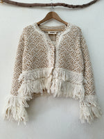 Load image in the gallery viewer,Casaco de malha c/franjas GOYA
