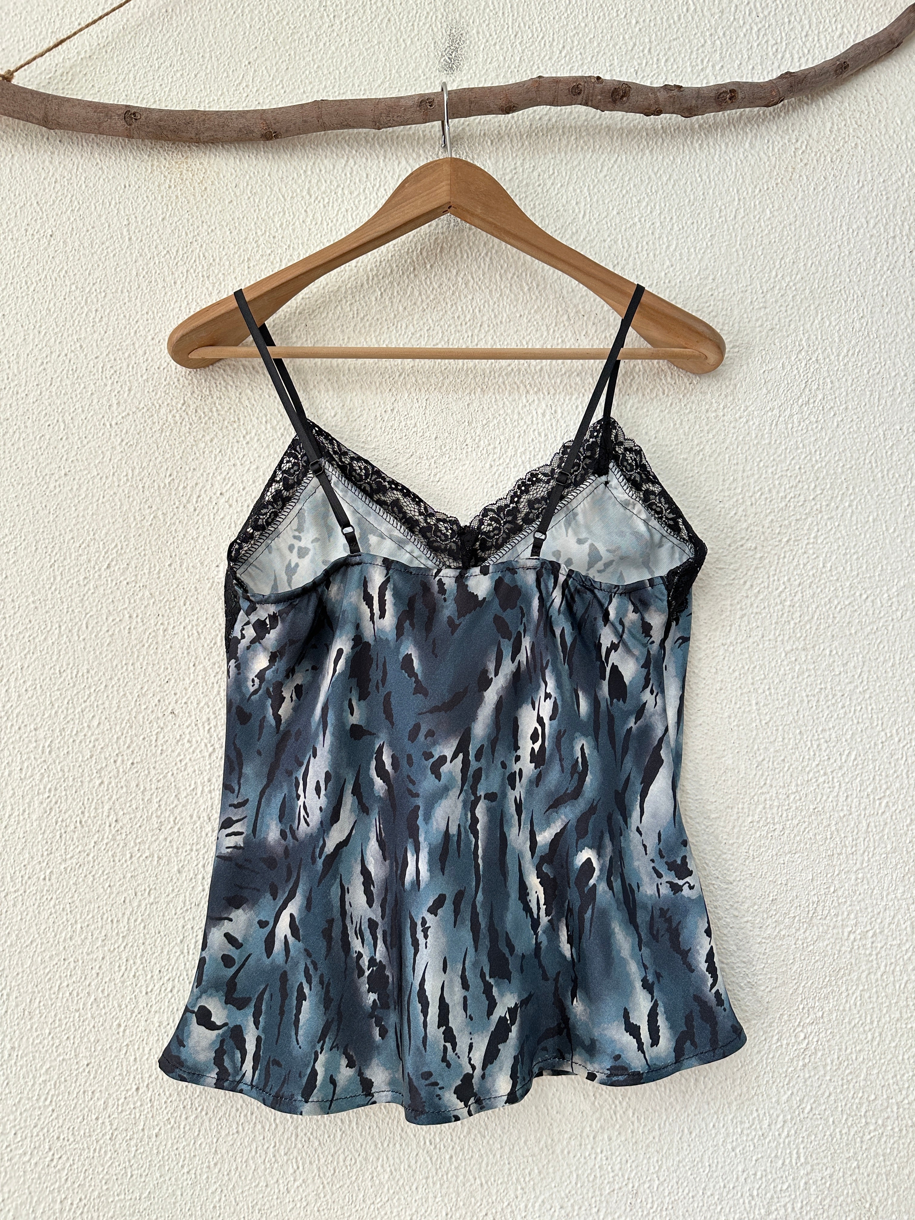 Top acetinado c/ renda ARCTIC