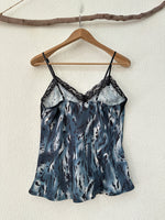 Load image in the gallery viewer,Top acetinado c/ renda ARCTIC
