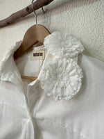 Load image in the gallery viewer,Camisa de popelina c/aplicações LOUISE
