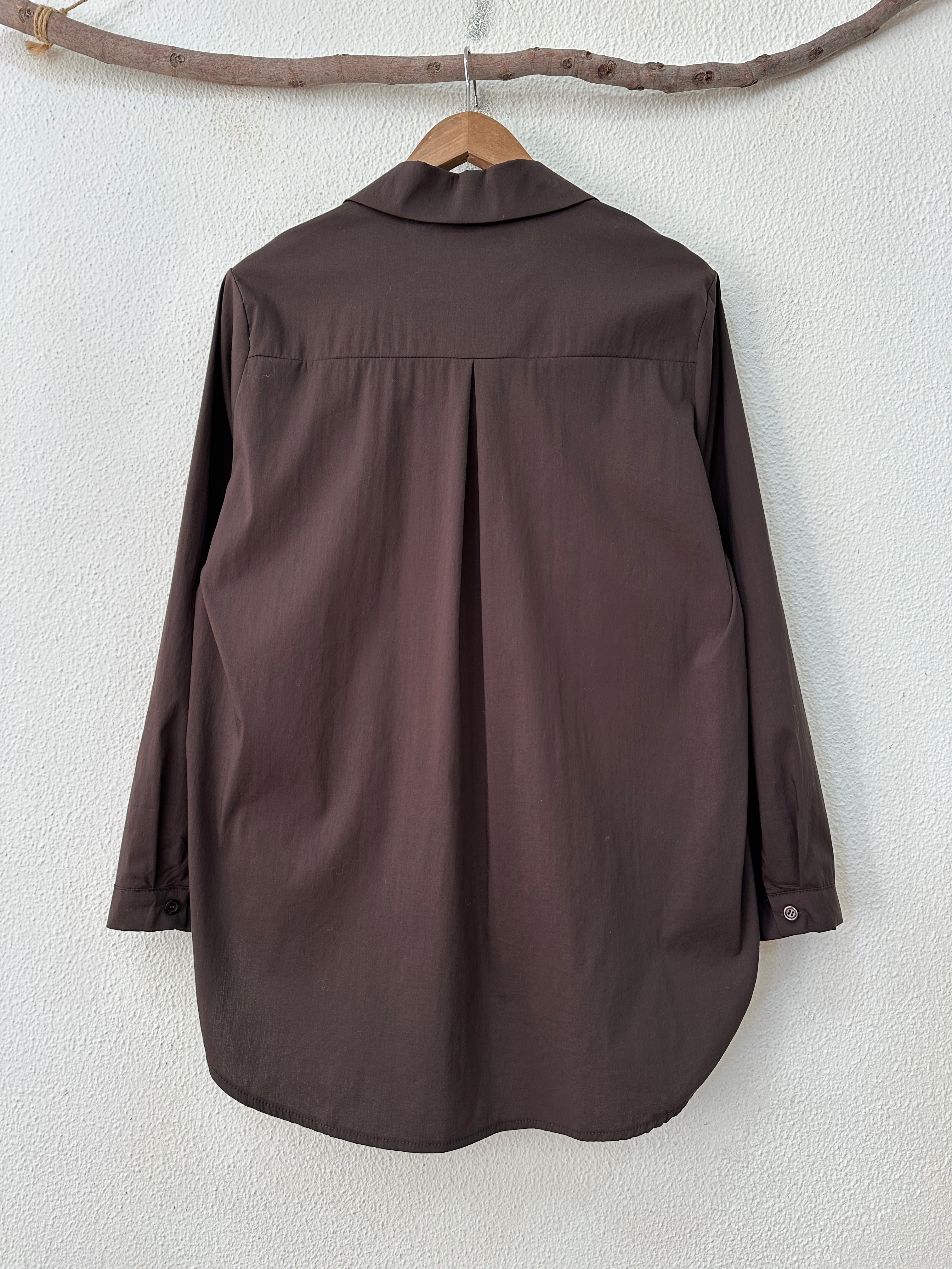 Camisa regular fit assimétrica BASIC