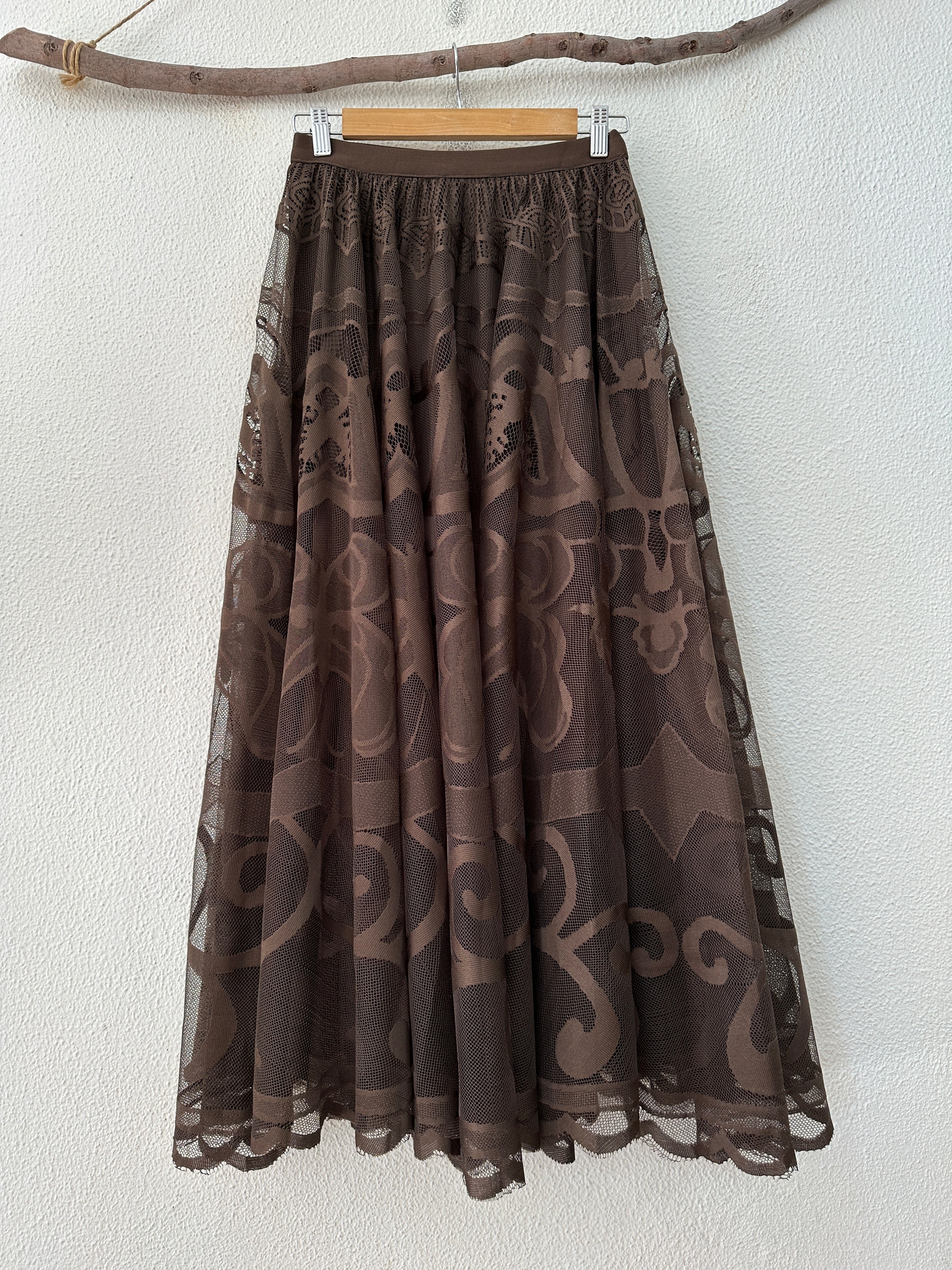 Saia em renda forrada CAMILLE