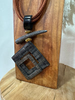 Load image in the gallery viewer,Colar comprido INCA
