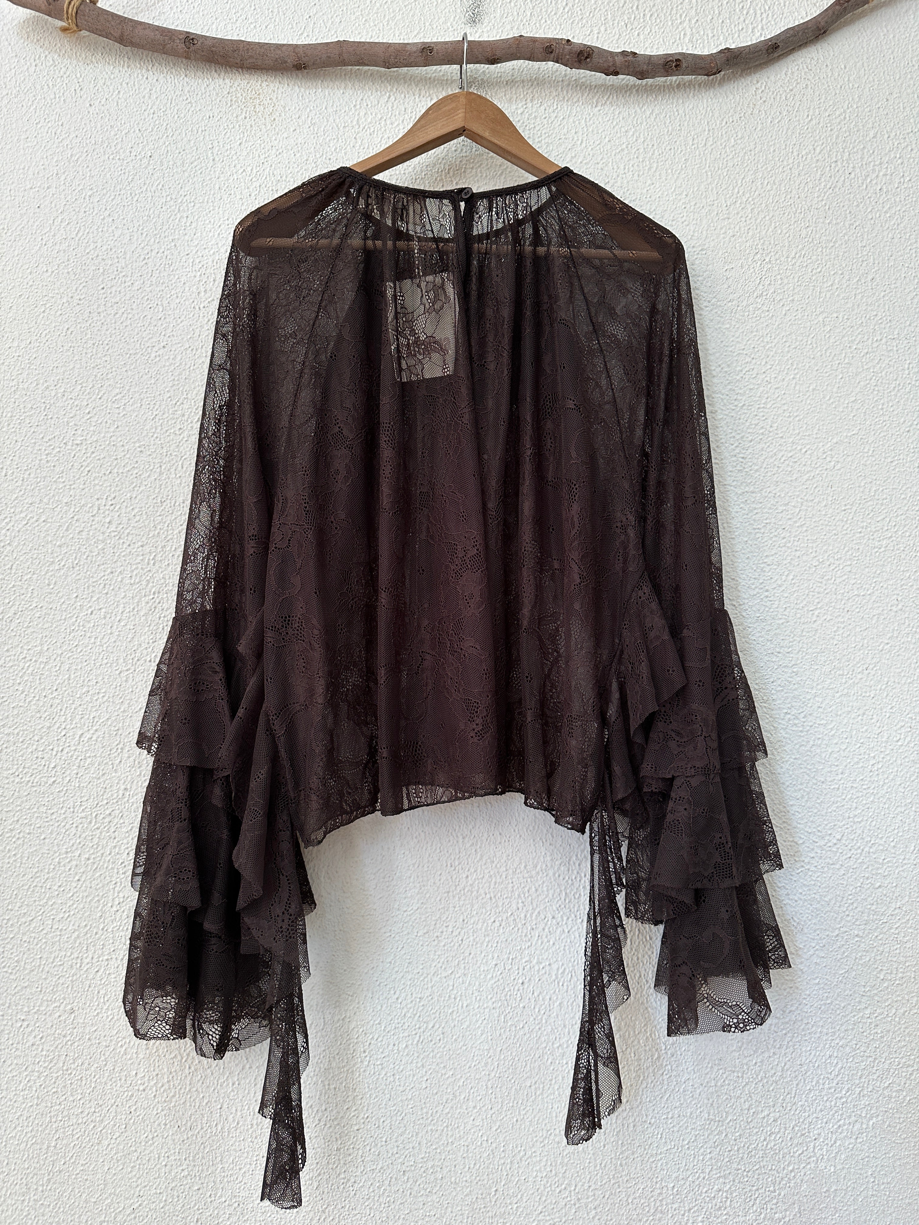 Túnica de renda c/ folhos DAKARI