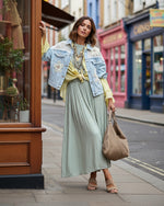 Carregar imagem no visualizador da galeria, Blusão denim c/ crochet ARIA
