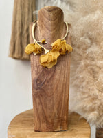 Carregar imagem no visualizador da galeria, Gargantilha rígida MAGNÓLIA
