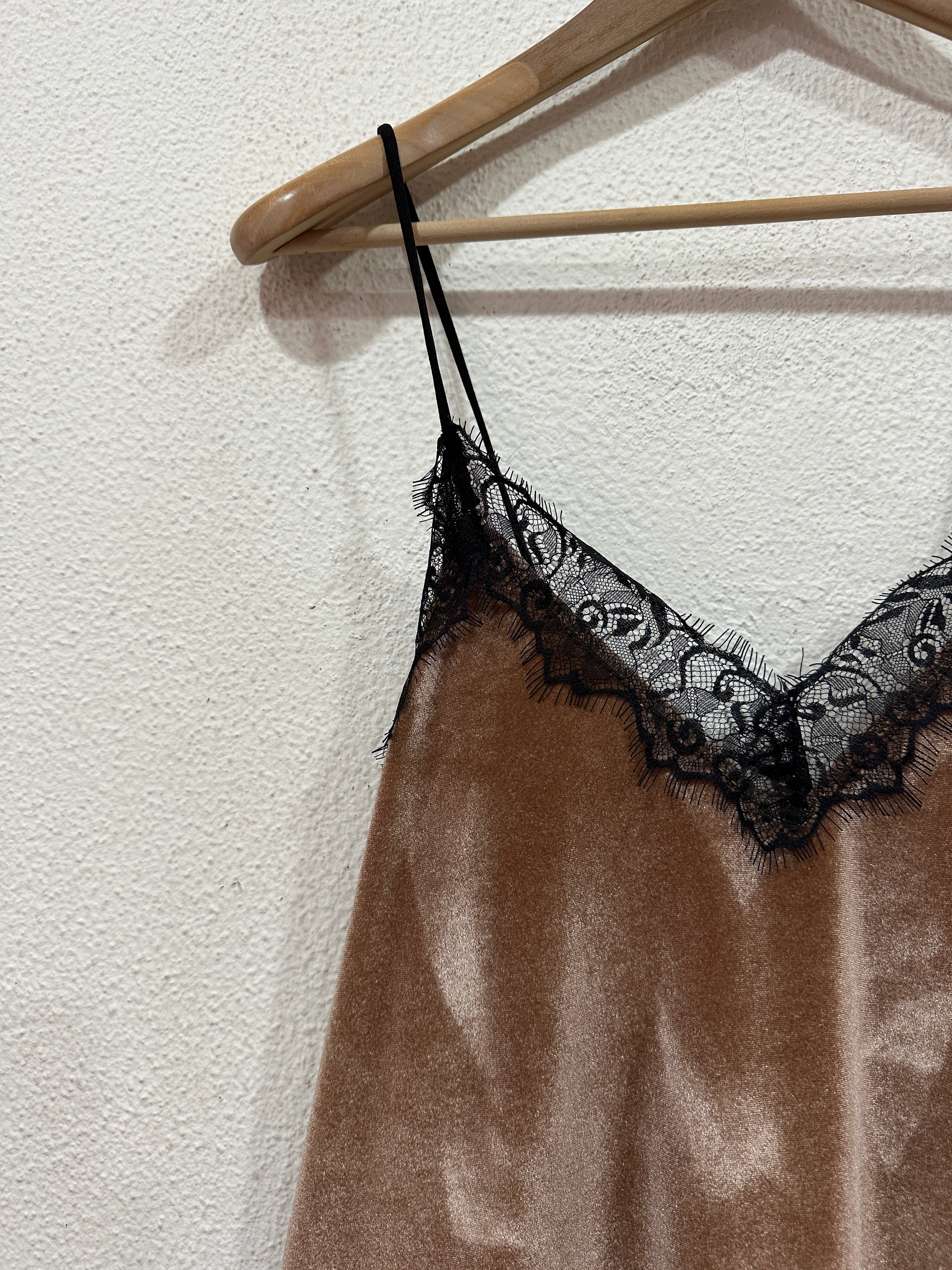 Top em veludo cristal c/renda AMETHYST