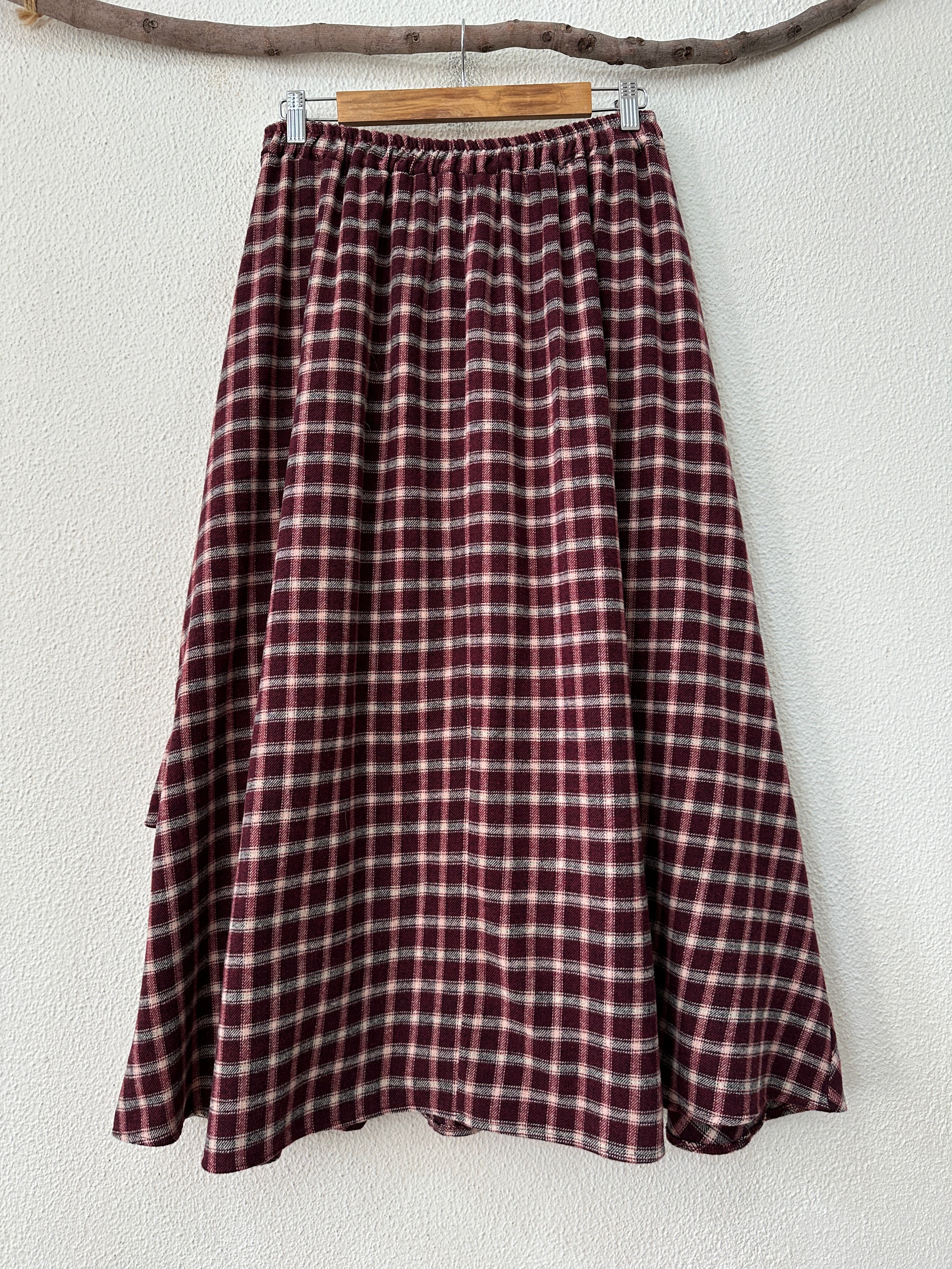 Saia em flanela c/ folhos CAROL