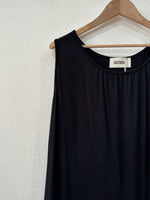 Load image in the gallery viewer,Vestido base oversize c/ tule FOUNDATION
