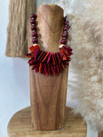 Load image in the gallery viewer,Colar curto em acrílico AUTUMN
