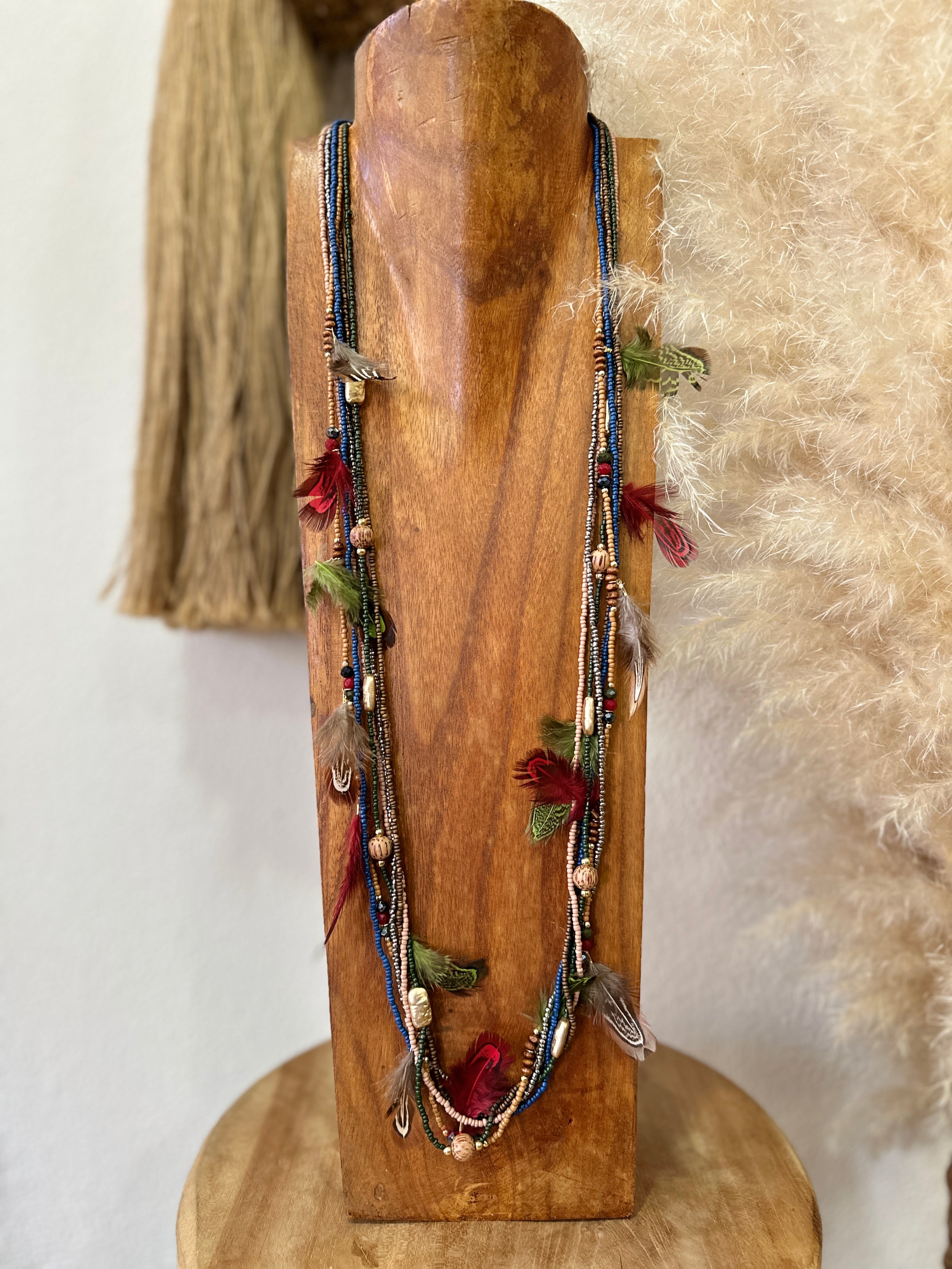 Colar comprido c/penas TUYA