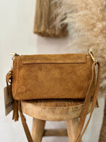 Carregar imagem no visualizador da galeria, Mala em camurça c/franjas SOLSTICE
