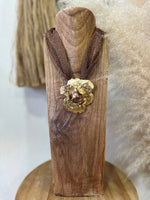 Load image in the gallery viewer,Colar curto CÉLINE
