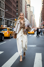 Cargue la imagen en el visor de la galería,Trench-coat curto DOTTIE
