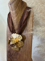 Load image in the gallery viewer,Colar curto CÉLINE
