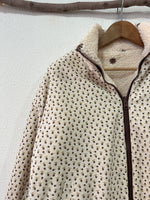 Load image in the gallery viewer,Casaco polar reversível c/ bordados LIVELY
