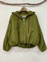 Carica l&#39;immagine nel visualizzatore della galleria,Bomber corta-vento c/ capuz LUDWIG
