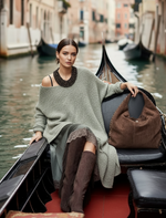 Load image in the gallery viewer,Camisola de malha assimétrica comprida YOLANDA
