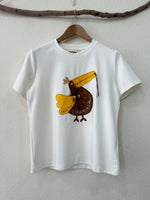 Load image in the gallery viewer,T-shirt bordada SKY&#39;S THE LIMIT
