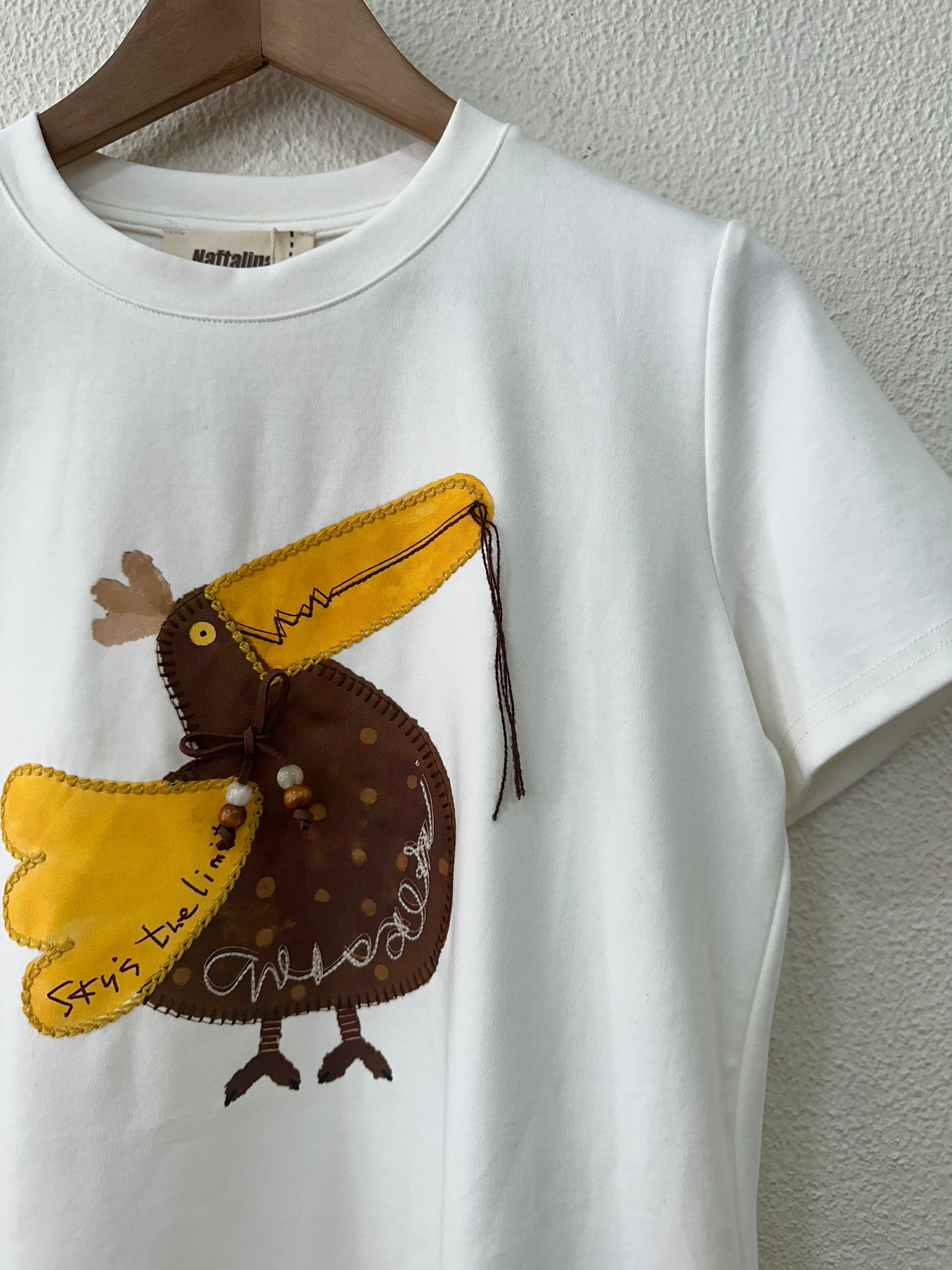 T-shirt bordada SKY'S THE LIMIT