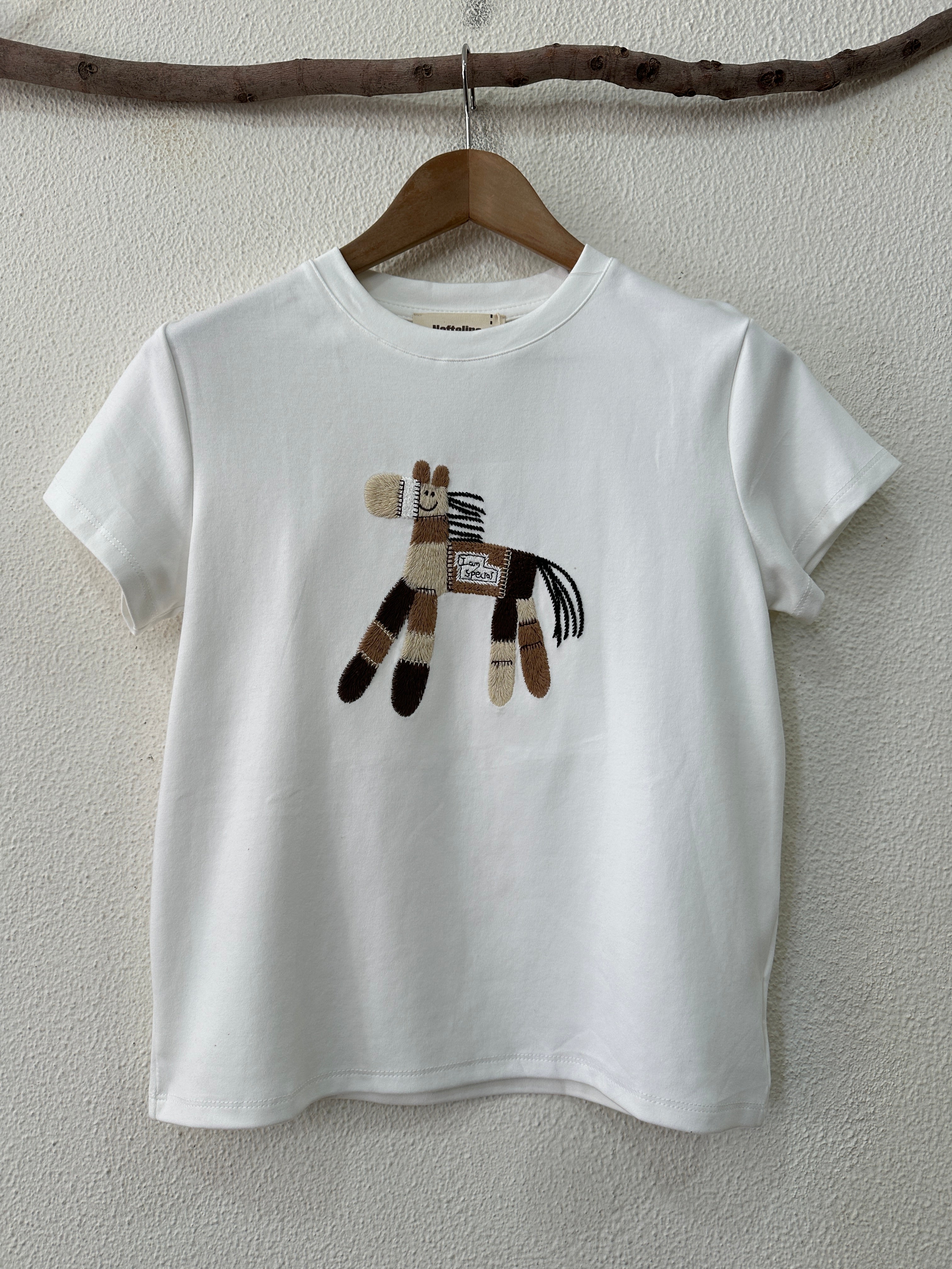 T-shirt bordada I'M SPECIAL