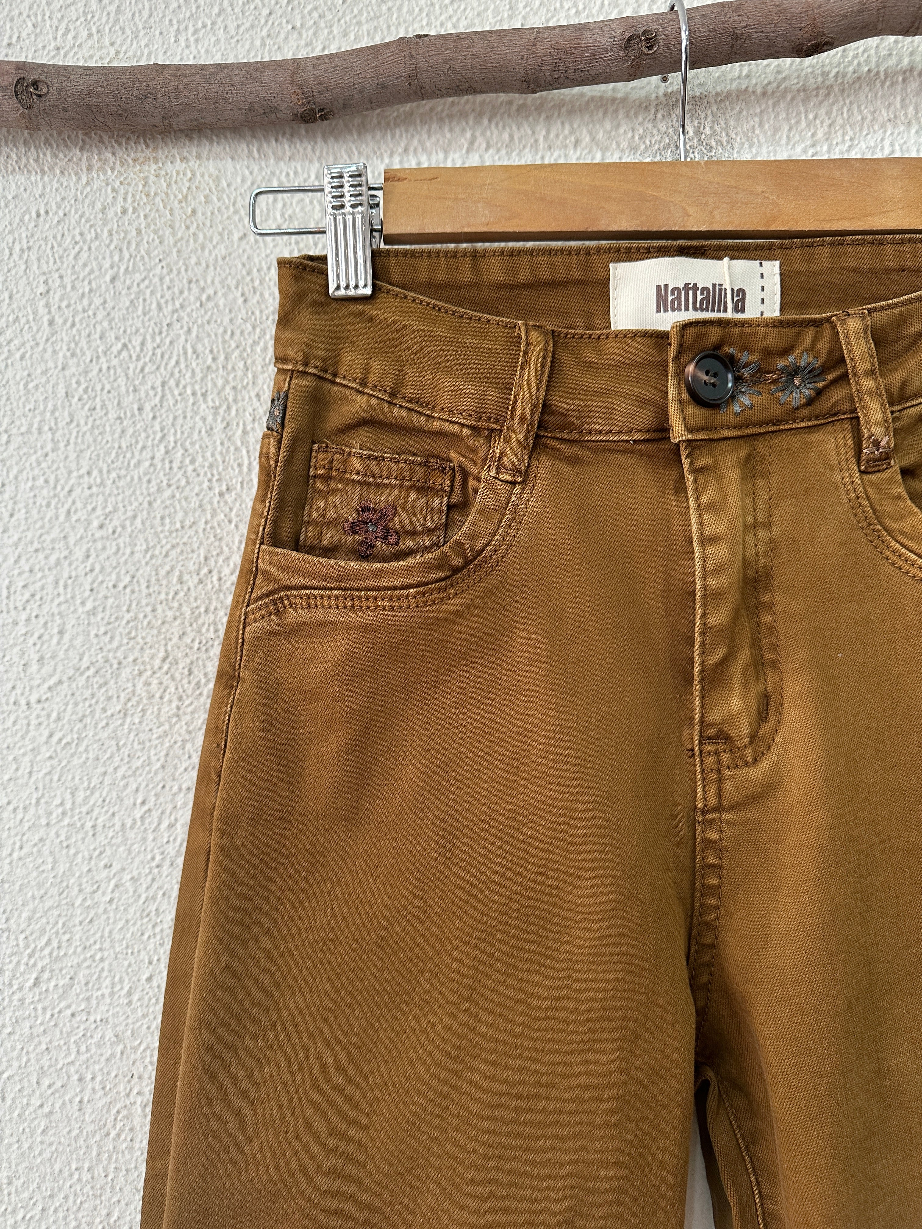 Calças em sarja bordadas HONEY