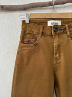 Load image in the gallery viewer,Calças em sarja bordadas HONEY
