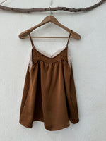 Carregar imagem no visualizador da galeria, Top acetinado c/ renda JENNIFER
