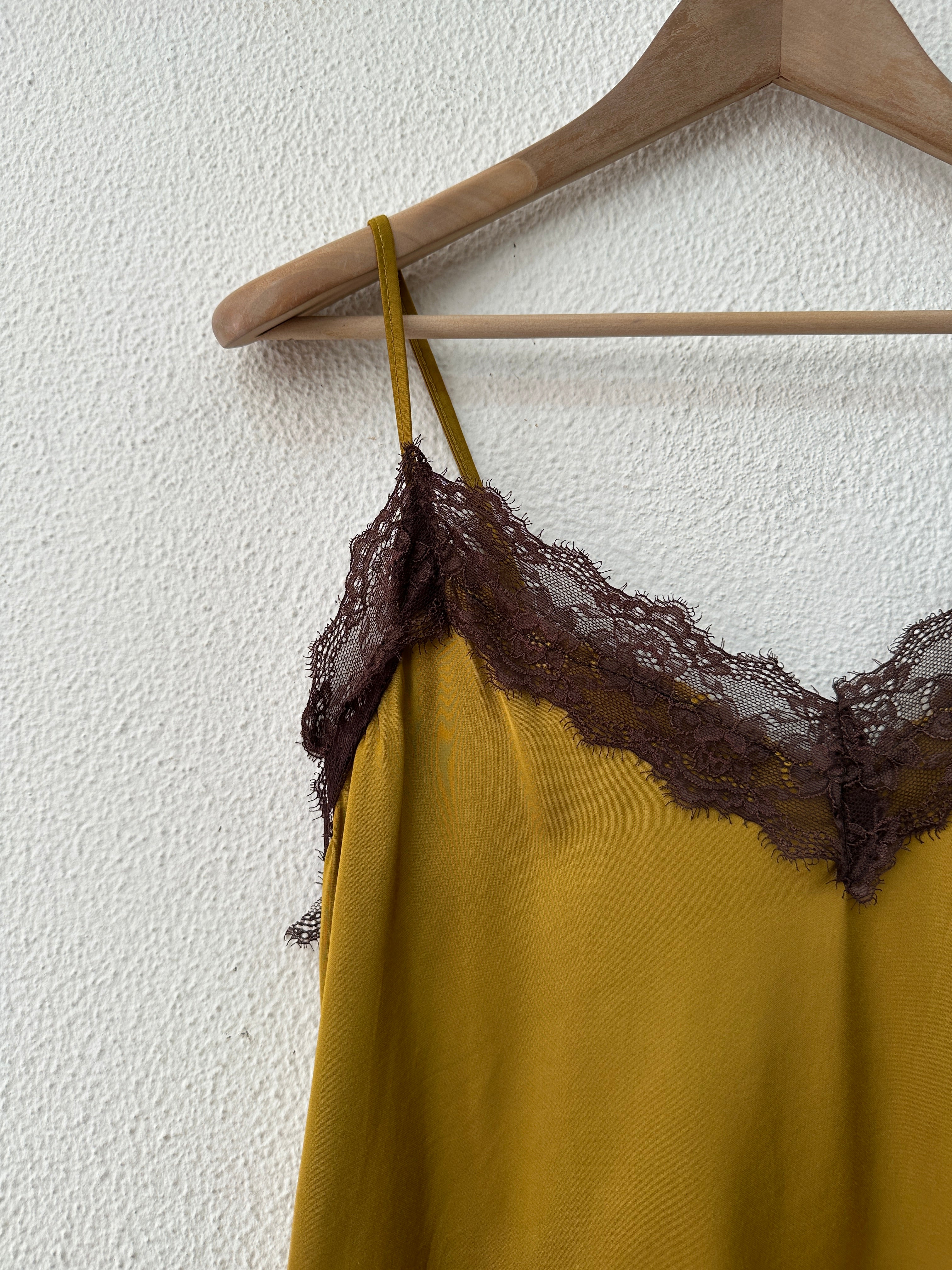 Top acetinado c/ renda ABUNDANCE