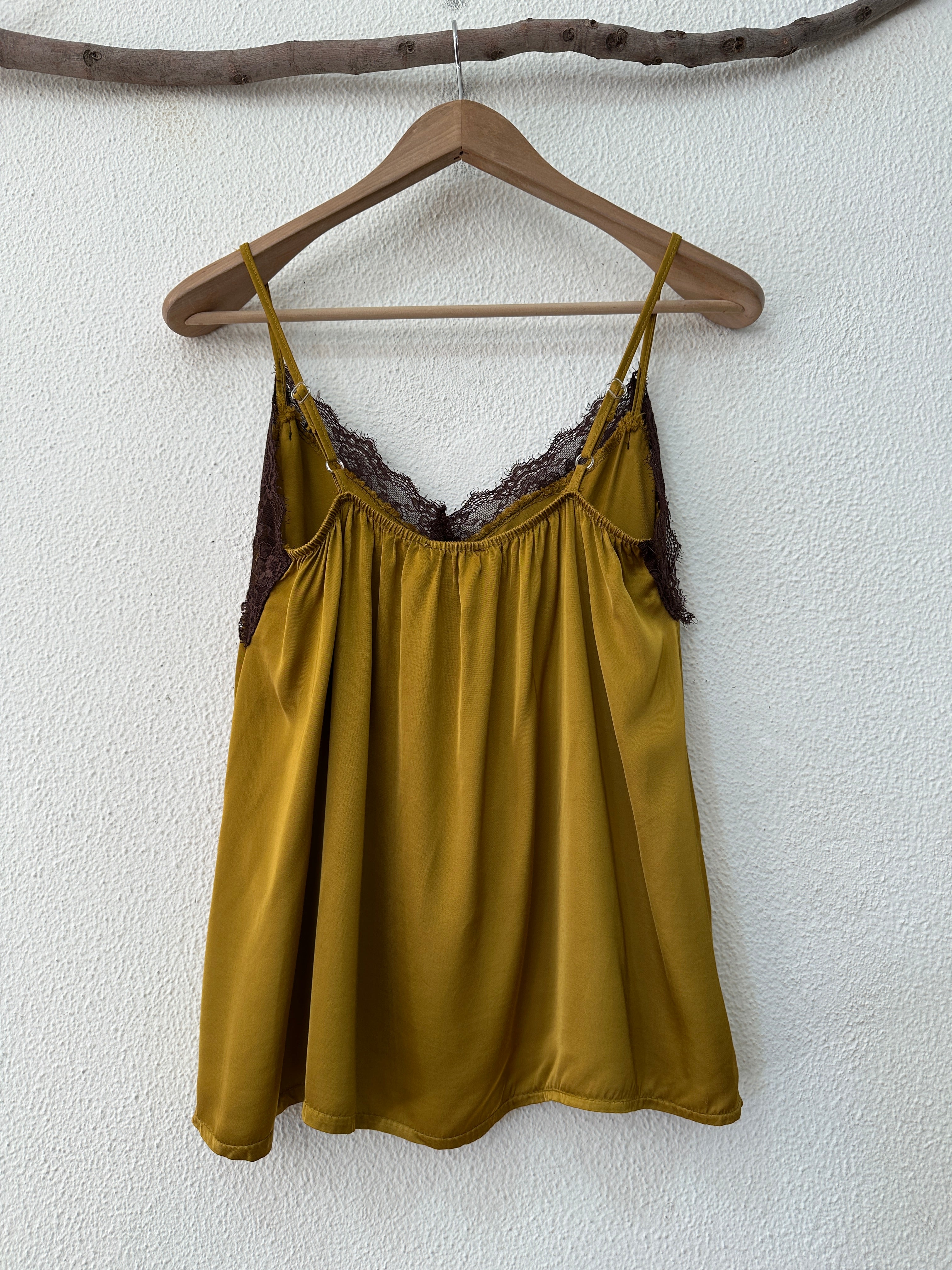 Top acetinado c/ renda ABUNDANCE