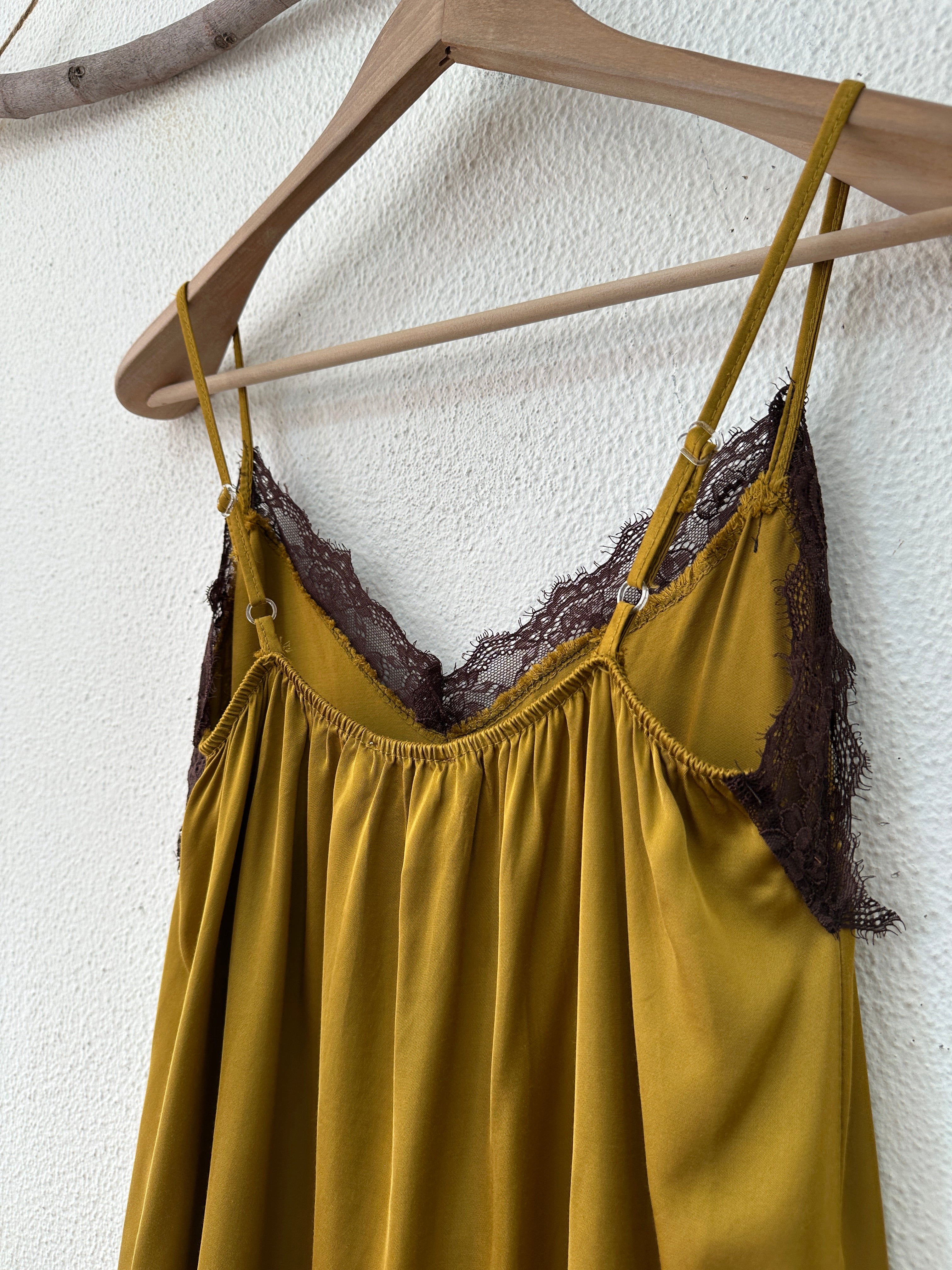 Top acetinado c/ renda ABUNDANCE