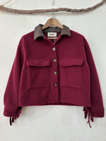 Carica l&#39;immagine nel visualizzatore della galleria,Casaco de fazenda c/ franjas SCARLETT
