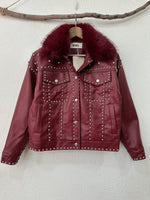 Load image in the gallery viewer,Blusão em ecopele c/ tachas e gola amovível BLAZE
