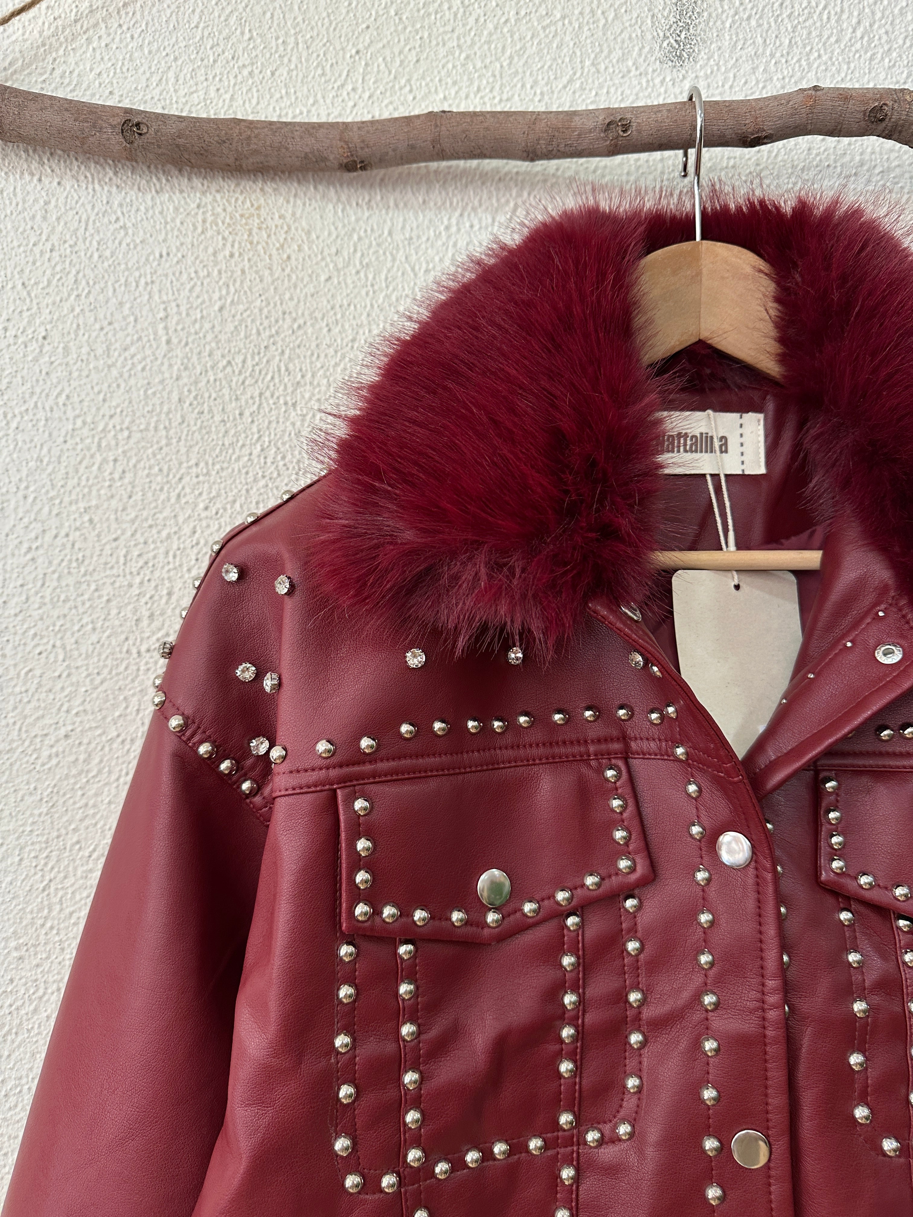 Blusão em ecopele c/ tachas e gola amovível BLAZE