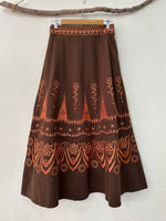 Carregar imagem no visualizador da galeria, Saia em sarja bordada TIPY
