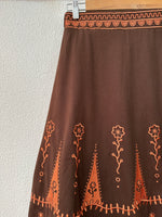 Carregar imagem no visualizador da galeria, Saia em sarja bordada TIPY
