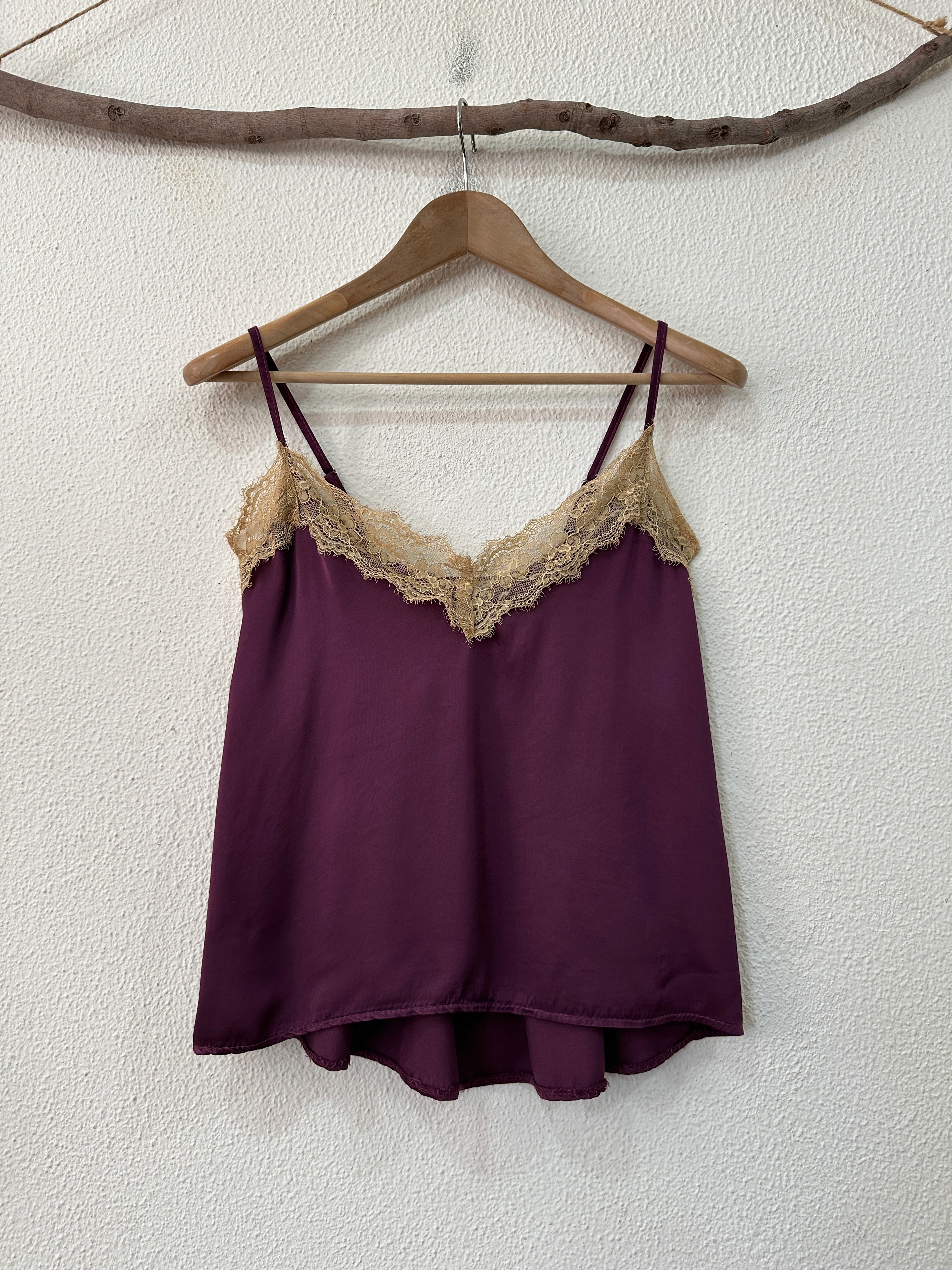 Top acetinado c/ renda FAYE