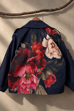 Carregar imagem no visualizador da galeria, Blazer Floral Marinho - Costas
