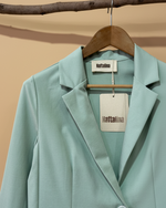 Carregar imagem no visualizador da galeria, Blazer verde menta - detalhe lapela
