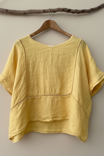 Carica l'immagine nel visualizzatore della galleria,Blusa amarela cabide frente
