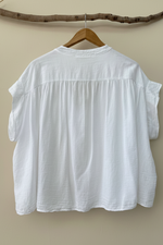 Carregar imagem no visualizador da galeria, Blusa branca oversized cabide costas
