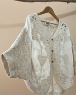 Carregar imagem no visualizador da galeria, Blusa crochet morcego — lateral
