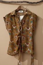 Carica l'immagine nel visualizzatore della galleria,Blusa floral frente laço solto
