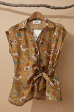 Carica l'immagine nel visualizzatore della galleria,Blusa floral frente nó
