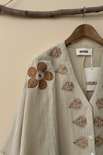 Carregar imagem no visualizador da galeria, Blusa Linho — Detalhe

